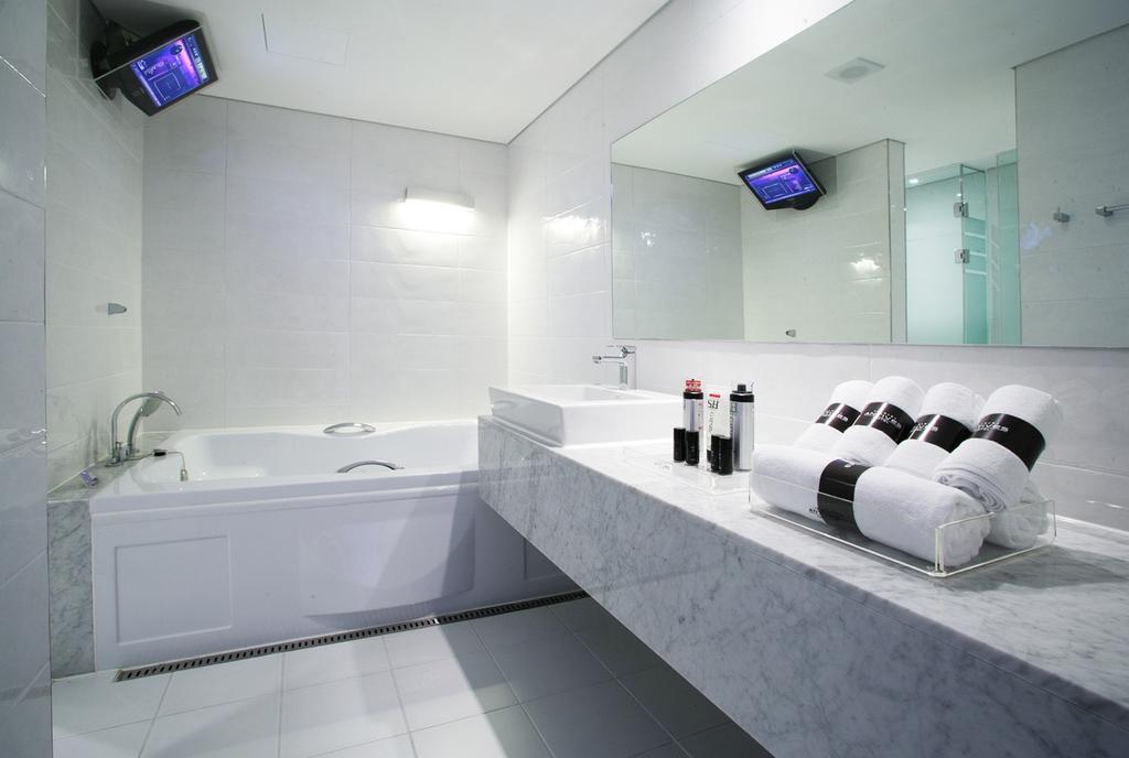 Antives Hotel Kojang Szoba fotó